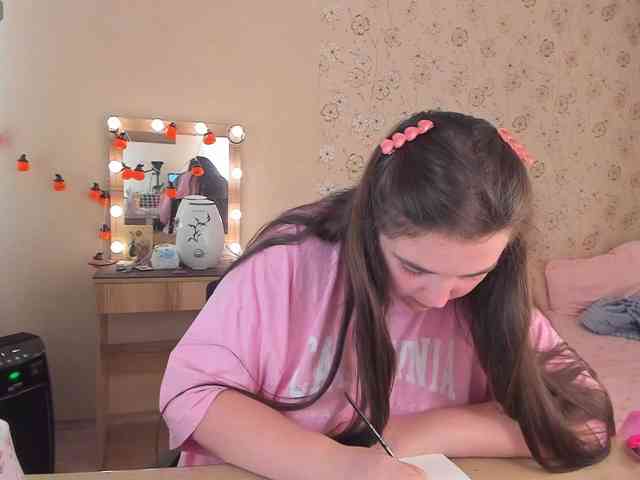 Alicenextdoor webcam