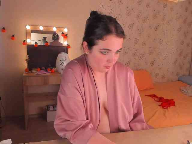 Alicenextdoor webcam