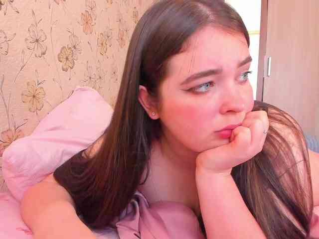 Alicenextdoor webcam