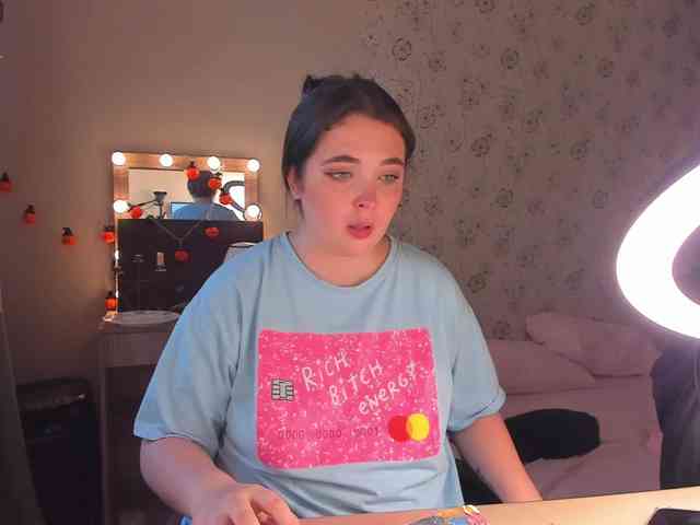 Alicenextdoor webcam