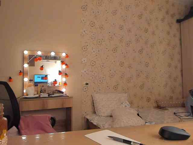 Alicenextdoor webcam