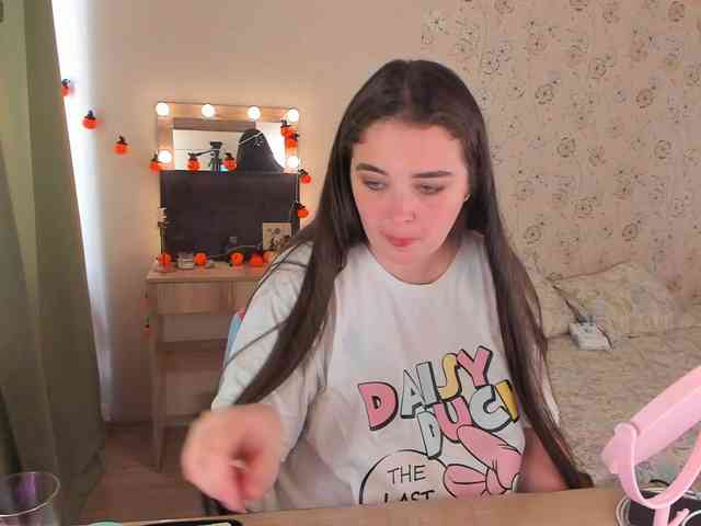 Alicenextdoor webcam