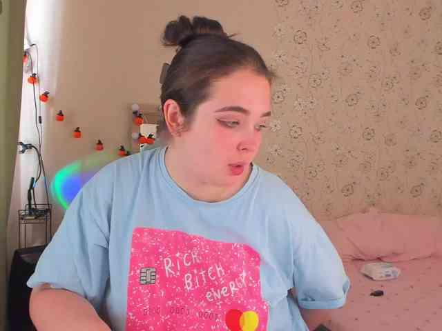 Alicenextdoor webcam