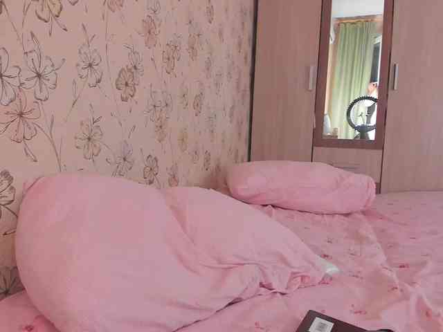 Alicenextdoor webcam