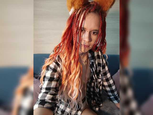 YukiFox live cam preview