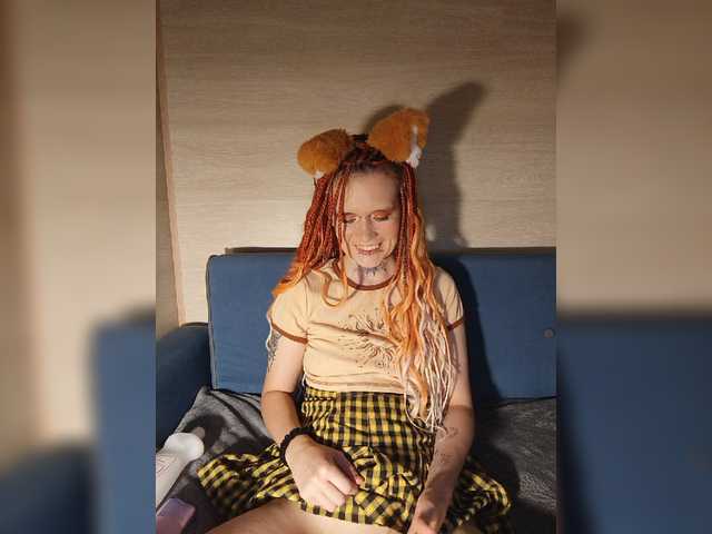 YukiFox live cam preview