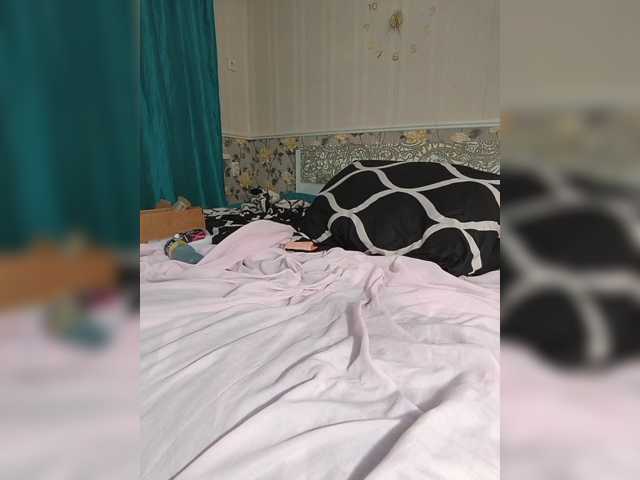 YukiFox live cam preview
