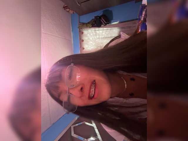 Melanii111 live cam on BongaCams