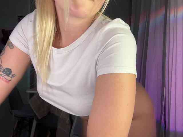 Alicemiumur webcam