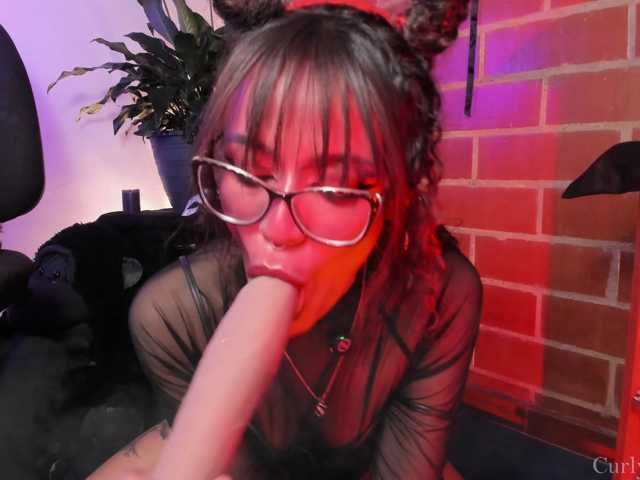 CurlyScarlett13
