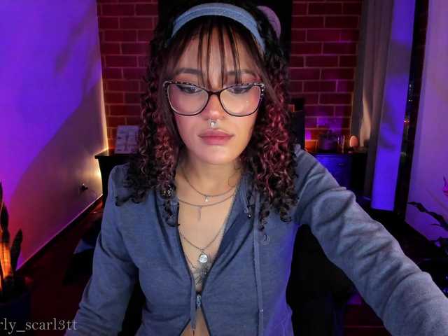 CurlyScarlett13 live cam on BongaCams