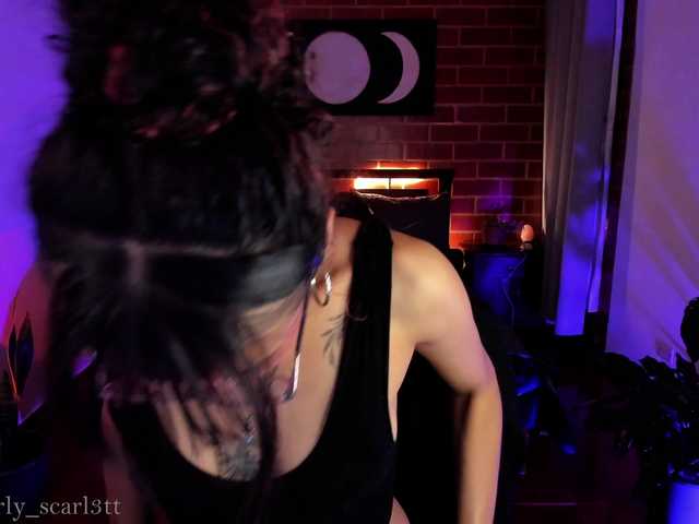 CurlyScarlett13
