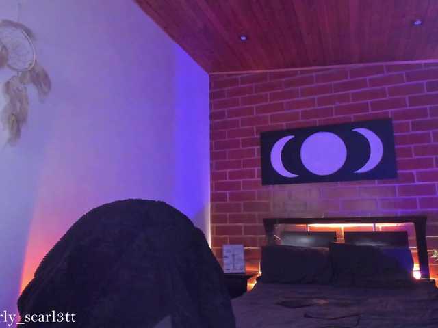 CurlyScarlett13 live cam on BongaCams