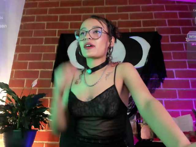 CurlyScarlett13