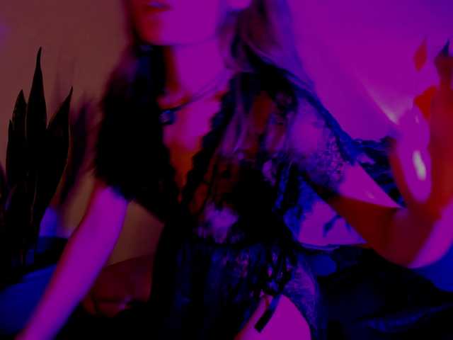 CurlyScarlett13