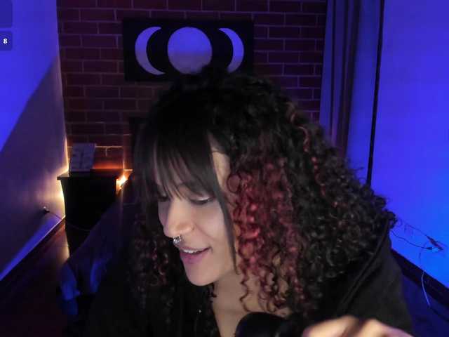 CurlyScarlett13 live webcam show