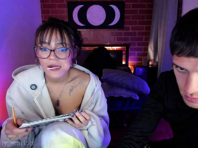 CurlyScarlett13 live cam on BongaCams