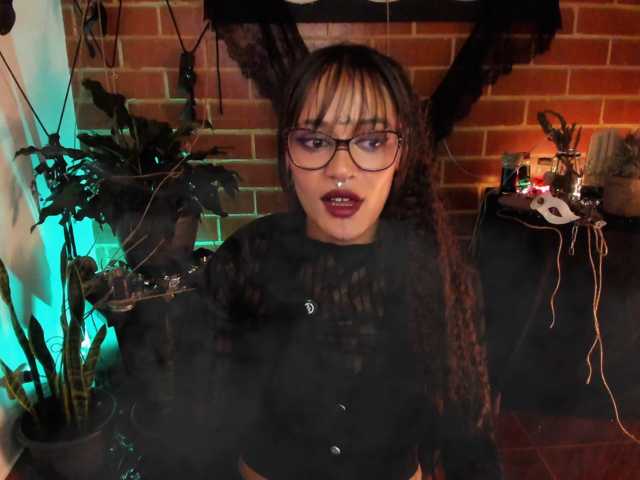 CurlyScarlett13