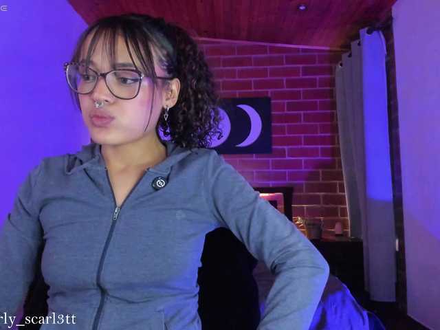CurlyScarlett13 live cam on BongaCams
