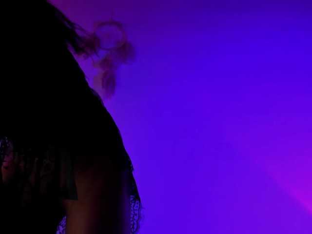 CurlyScarlett13 live cam on BongaCams