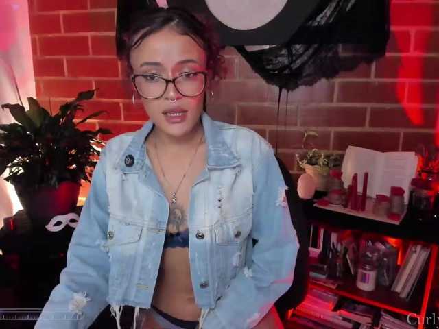 CurlyScarlett13