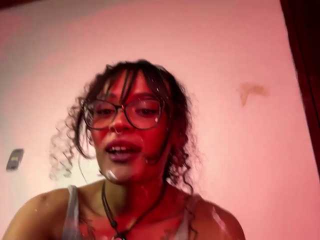 CurlyScarlett13 live cam on BongaCams