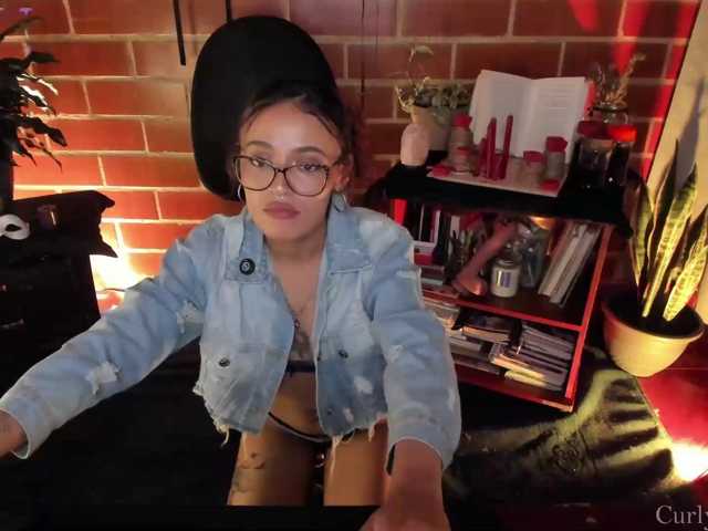 CurlyScarlett13