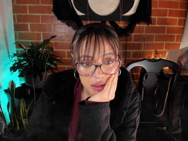 CurlyScarlett13