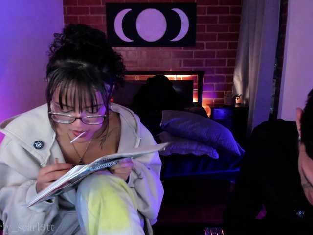 CurlyScarlett13 live cam on BongaCams