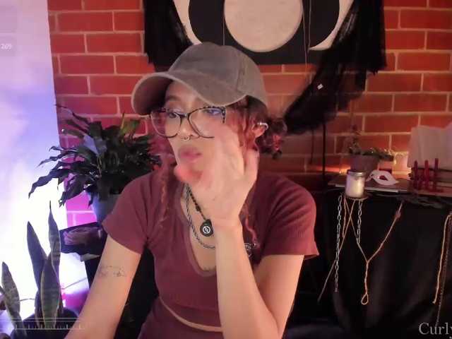 CurlyScarlett13 live cam on BongaCams