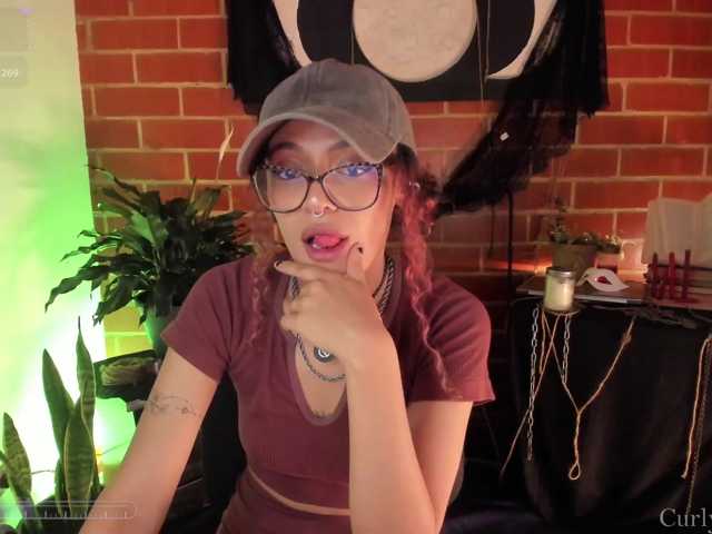CurlyScarlett13