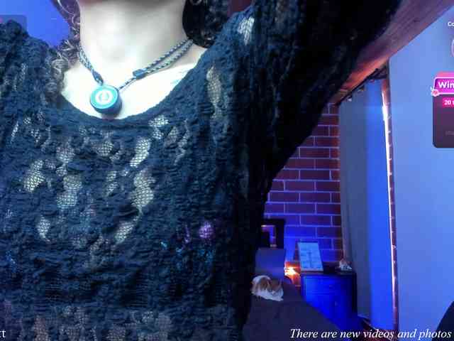 CurlyScarlett13