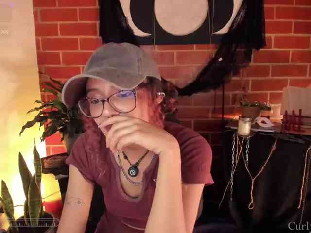 CurlyScarlett13