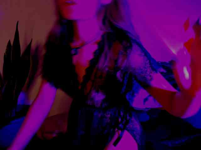 CurlyScarlett13 CurlyScarlett13