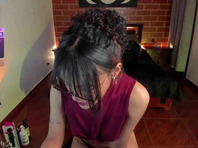 CurlyScarlett13