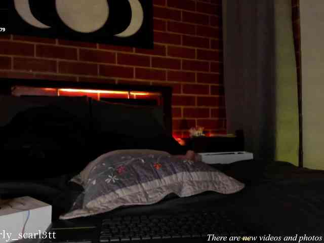 CurlyScarlett13 webcam