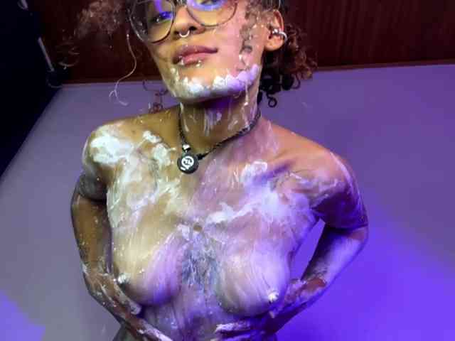 CurlyScarlett13