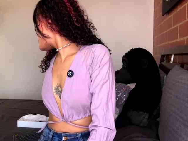 CurlyScarlett13