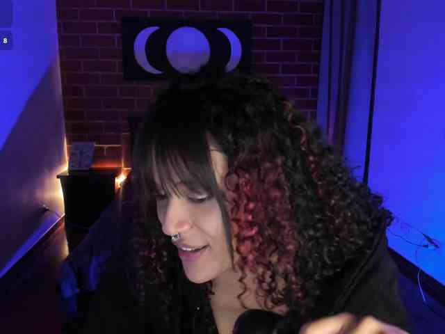 CurlyScarlett13