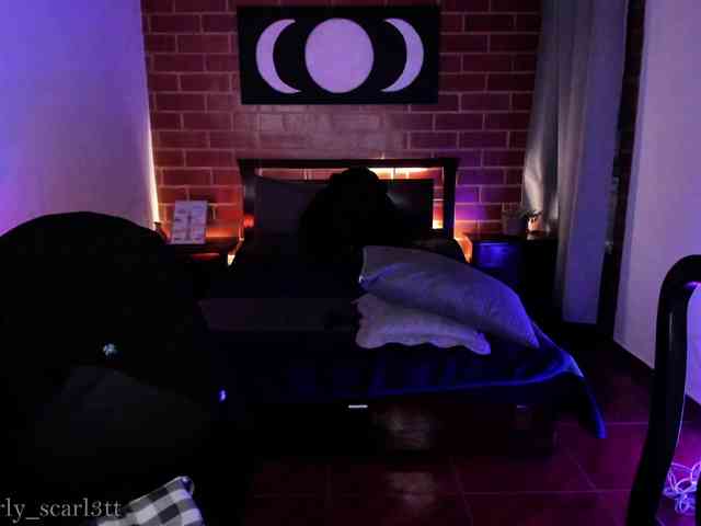 CurlyScarlett13