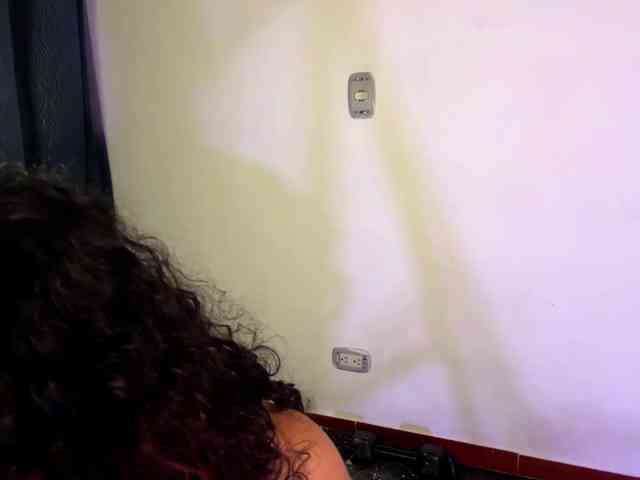 CurlyScarlett13
