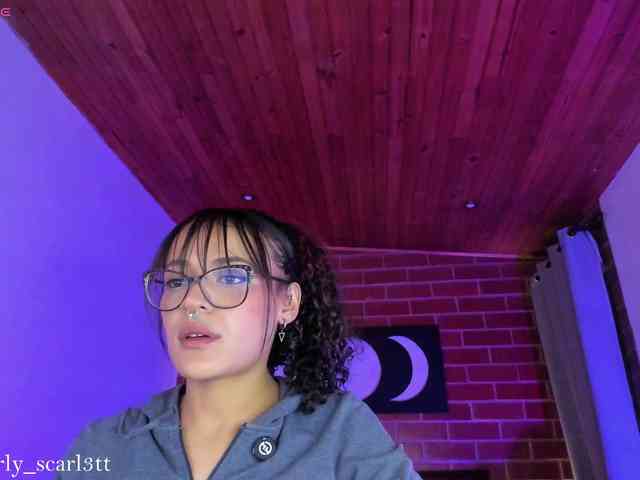 CurlyScarlett13