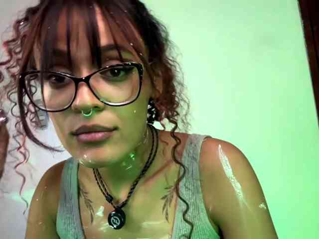 CurlyScarlett13