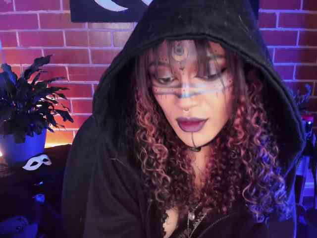 CurlyScarlett13