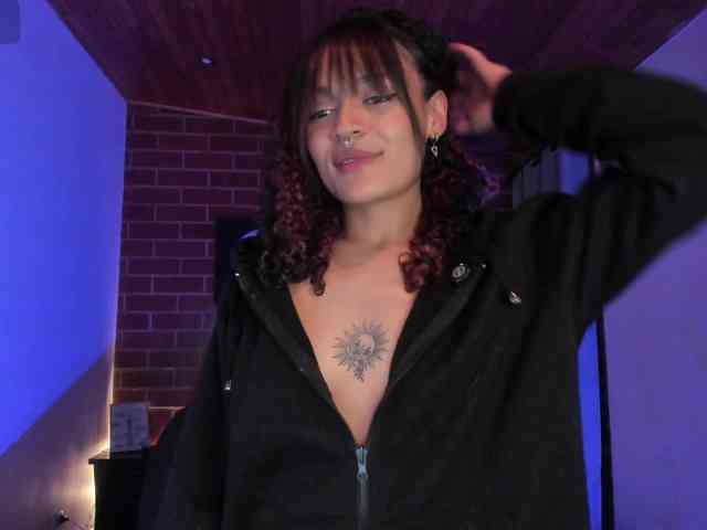 CurlyScarlett13