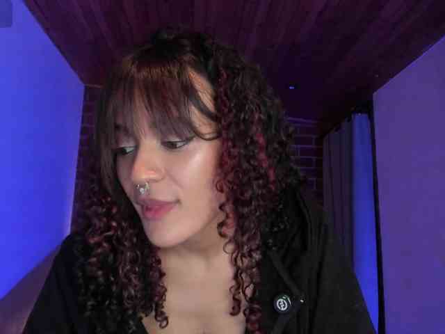 CurlyScarlett13