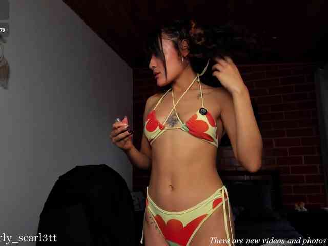 CurlyScarlett13 webcam