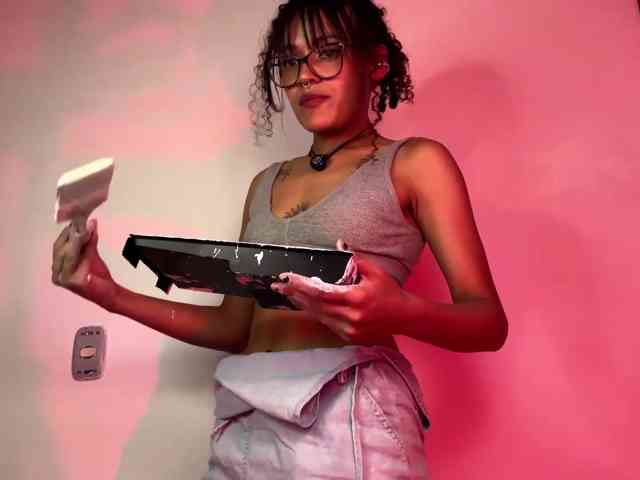 CurlyScarlett13