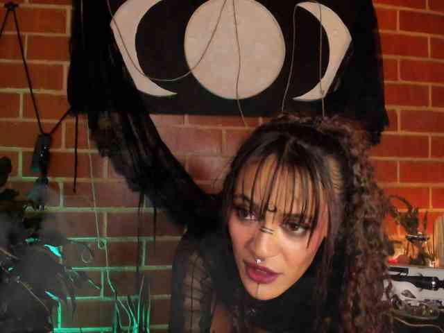 CurlyScarlett13
