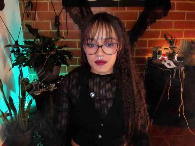 CurlyScarlett13